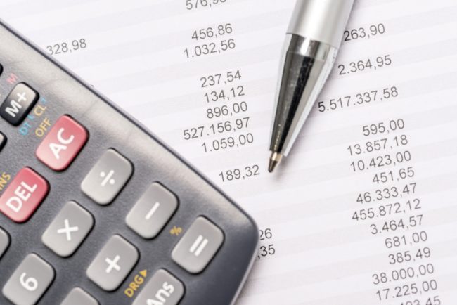 Top six qualities to look for while choosing your small business bookkeeper